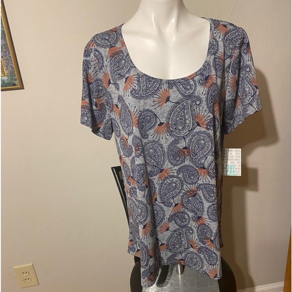 NWT 2X Classic Tee Lularoe - Picture 1 of 5